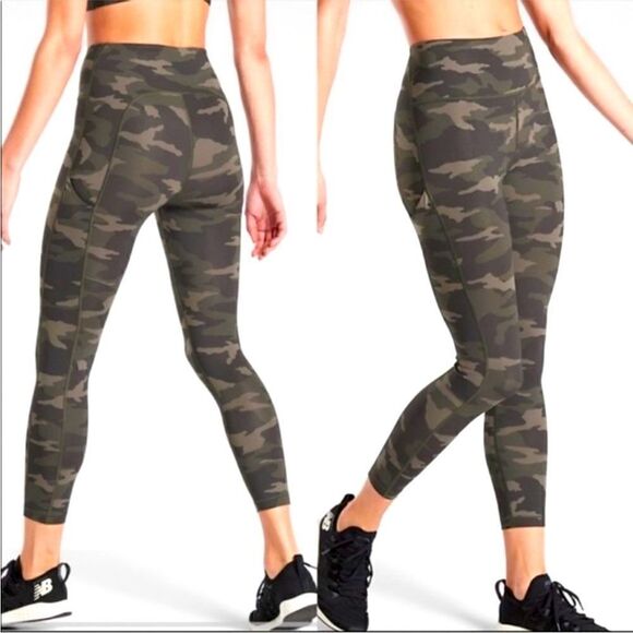 Athleta Ultimate Camo 7/8 Tight Leggings Women Size 1X - Picture 1 of 11
